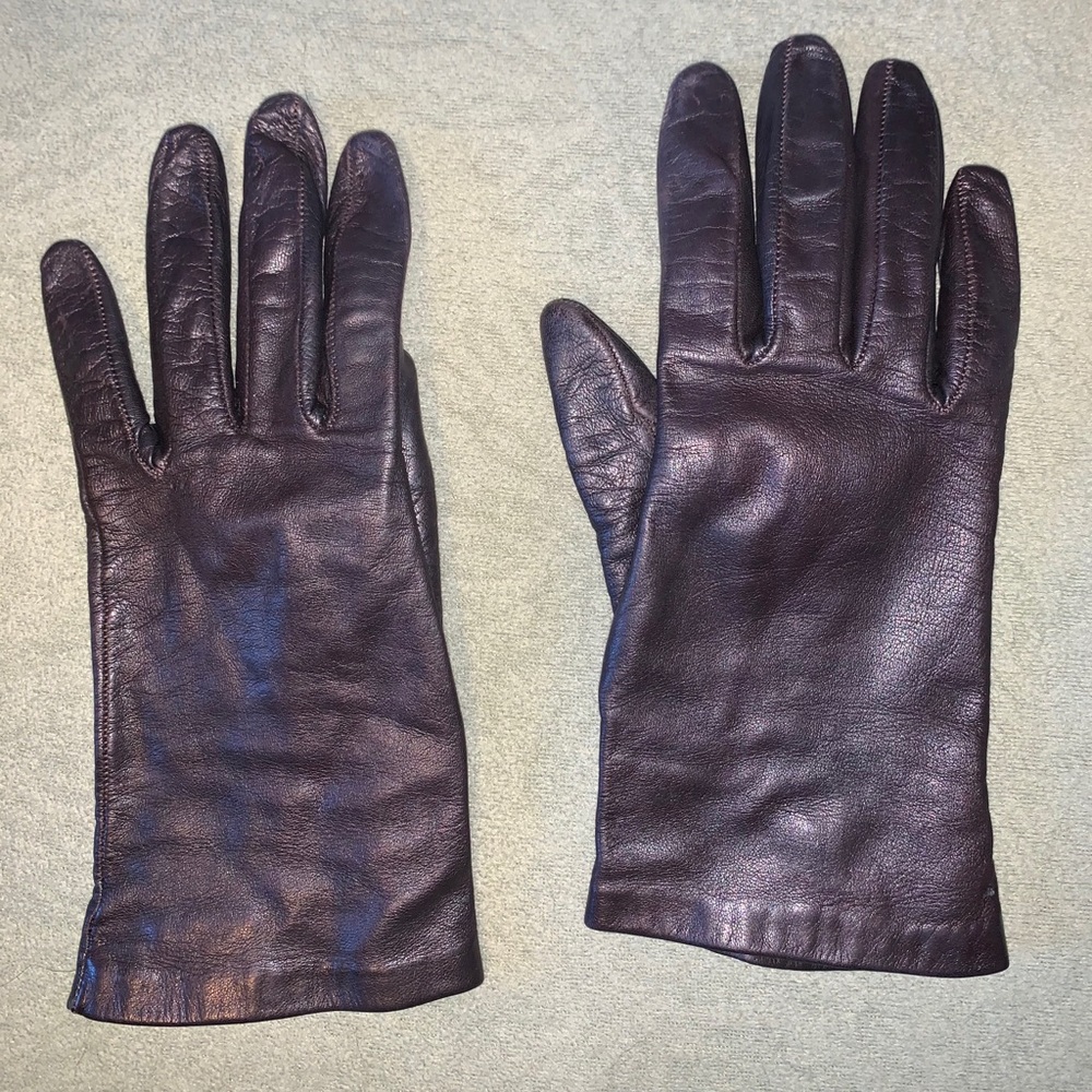 SAKS FIFTH AVENUE  leather gloves with silk lining